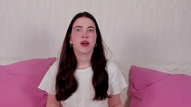 Kimberlybondd online show from 12/15/25, 08:35