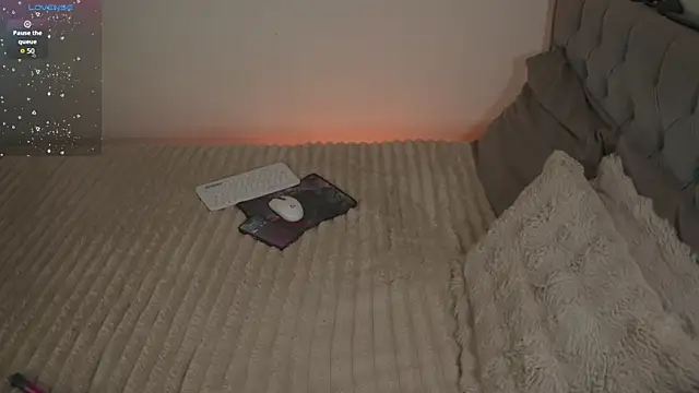 Snapshot of Moon_sweetx2 chatting on 02/26/26, 04:39 Moon sweetx2 online show from 02/26/26, 04:39