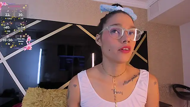 loraineblake online show from 12/15/25, 01:15