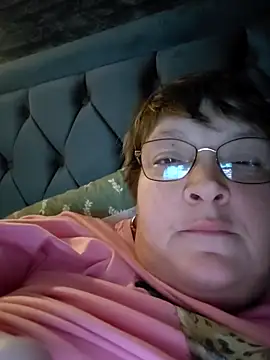 Snapshot of wigangal41 chatting on 12/17/25, 08:37 wigangal41 online show from 12/17/25, 08:37