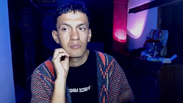 Snapshot of andrewsiilvaa chatting on 12/19/25, 01:45 andrewsiilvaa online show from 12/19/25, 01:45