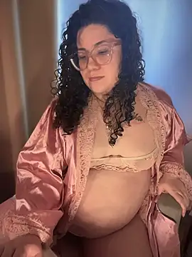 Snapshot of VanesssaMilf_ chatting on 12/19/25, 03:52 VanesssaMilf online show from 12/19/25, 03:52