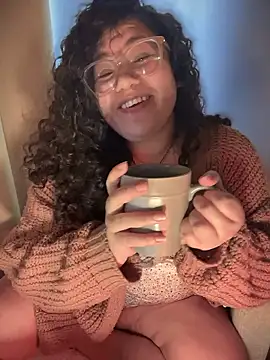 Snapshot of VanesssaMilf_ chatting on 01/18/26, 03:27 VanesssaMilf online show from 01/18/26, 03:27