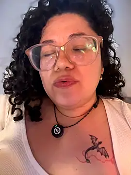 Snapshot of VanesssaMilf_ chatting on 02/05/26, 01:05 VanesssaMilf online show from 02/05/26, 01:05