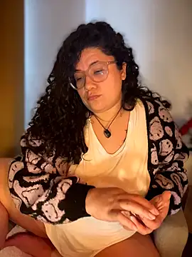 Snapshot of VanesssaMilf_ chatting on 02/07/26, 01:37 VanesssaMilf online show from 02/07/26, 01:37