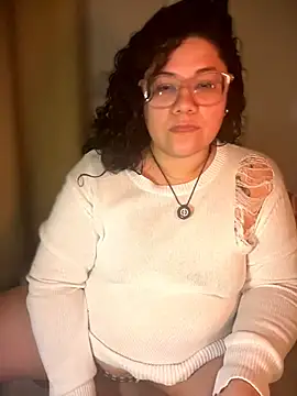 Snapshot of VanesssaMilf_ chatting on 02/12/26, 03:45 VanesssaMilf online show from 02/12/26, 03:45