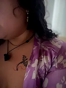 Snapshot of VanesssaMilf_ chatting on 02/16/26, 06:48 VanesssaMilf online show from 02/16/26, 06:48