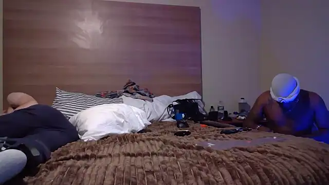 Snapshot of cosmiccloudpig chatting on 01/19/26, 07:56 cosmiccloudpig online show from 01/19/26, 07:56