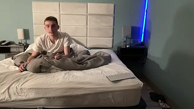 Snapshot of cosmiccloudpig chatting on 02/02/26, 11:53 cosmiccloudpig online show from 02/02/26, 11:53