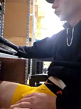 Snapshot of mythicbonez69 chatting on 01/13/26, 02:17 mythicbonez69 online show from 01/13/26, 02:17