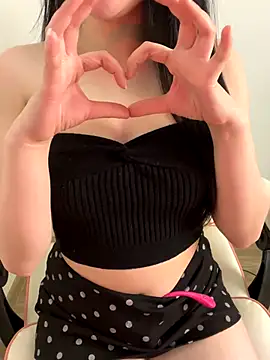 Snapshot of Lucy79xx chatting on 12/16/25, 07:46 Lucy79xx online show from 12/16/25, 07:46