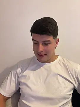 Goldenknight33 online show from 04/24/26, 09:06