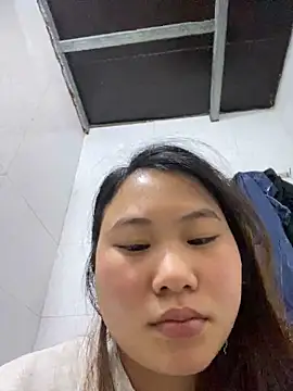 Snapshot of Ly-ly123 chatting on 12/15/25, 10:36 Ly-ly123 online show from 12/15/25, 10:36