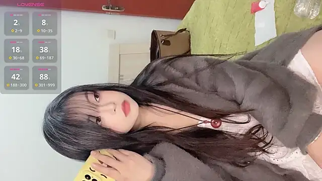 Snapshot of angel-h chatting on 12/15/25, 07:12 angel-h online show from 12/15/25, 07:12