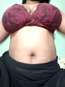 Snapshot of Uma-2 chatting on 02/17/26, 04:09 Uma-2 online show from 02/17/26, 04:09