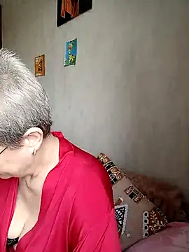 Snapshot of Bastet422111 chatting on 04/30/26, 12:33 Bastet422111 online show from 04/30/26, 12:33