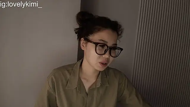 Snapshot of kimyjina chatting on 07/19/26, 03:43 kimyjina online show from 07/19/26, 03:43