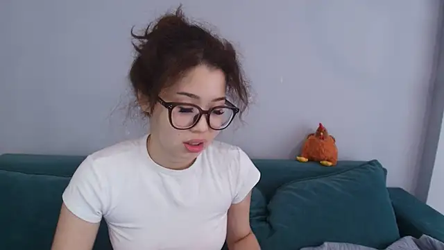 Snapshot of kimyjina chatting on 07/21/26, 04:15 kimyjina online show from 07/21/26, 04:15