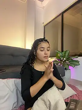 ladulcemary  online show from 01/19/26, 01:04