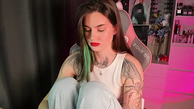 NikkieKitty online show from 03/19/26, 01:48