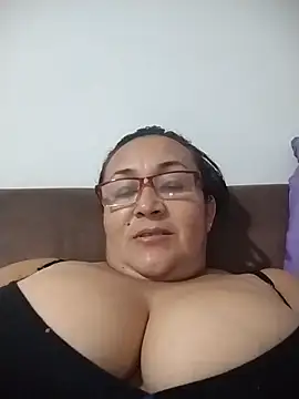 Nini Love  online show from 04/24/26, 04:04