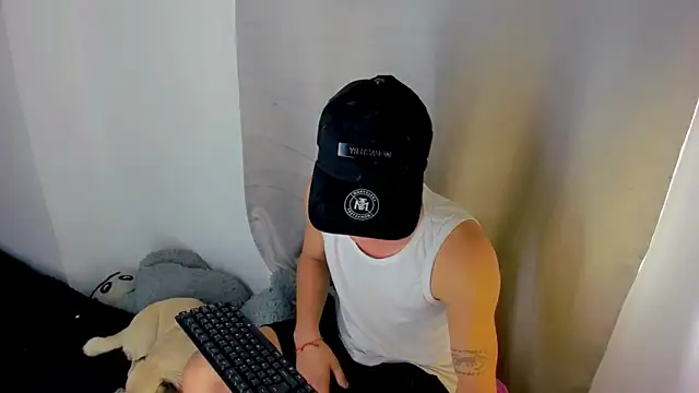 Snapshot of angel_boy_sex chatting on 12/16/25, 03:17 angel boy sex online show from 12/16/25, 03:17