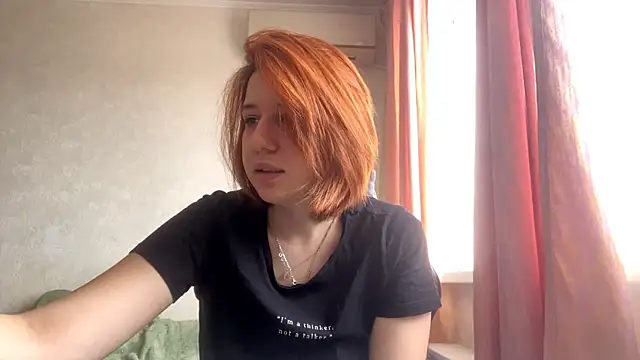 Julie mayers  online show from 12/15/25, 09:13