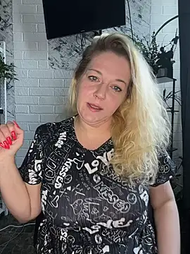 JenniferCarmen online show from 04/23/26, 02:02