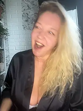 JenniferCarmen online show from 05/16/26, 06:32