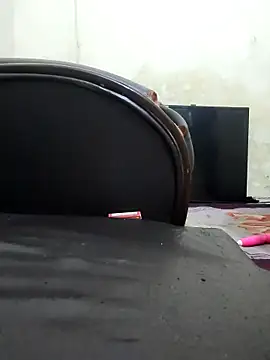 UP-Girl online show from 12/22/25, 07:16