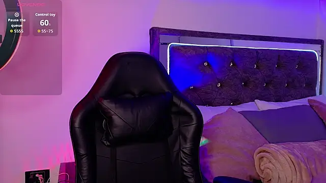 Snapshot of Daniela_ruizz chatting on 12/20/25, 11:23 Daniela ruizz online show from 12/20/25, 11:23