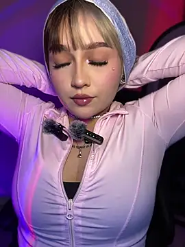 Daniela ruizz online show from 04/22/26, 11:39