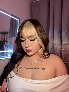 Snapshot of Daniela_ruizz chatting on 06/19/26, 05:23 Daniela ruizz online show from 06/19/26, 05:23