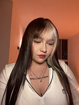 Snapshot of Daniela_ruizz chatting on 06/27/26, 02:49 Daniela ruizz online show from 06/27/26, 02:49