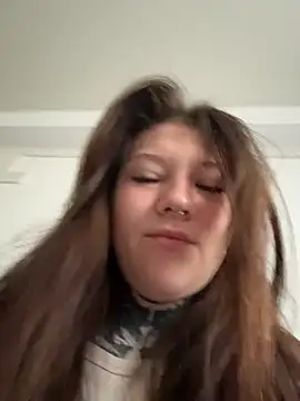 Snapshot of FionaMurr chatting on 05/19/26, 01:44 FionaMurr online show from 05/19/26, 01:44