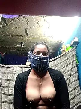 Snapshot of Poonam8080 chatting on 12/15/25, 09:08 Poonam8080 online show from 12/15/25, 09:08