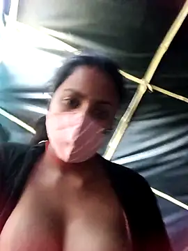 Snapshot of Poonam8080 chatting on 12/16/25, 11:04 Poonam8080 online show from 12/16/25, 11:04