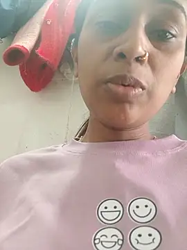 Snapshot of nehakapoor89 chatting on 12/15/25, 08:07 nehakapoor89 online show from 12/15/25, 08:07