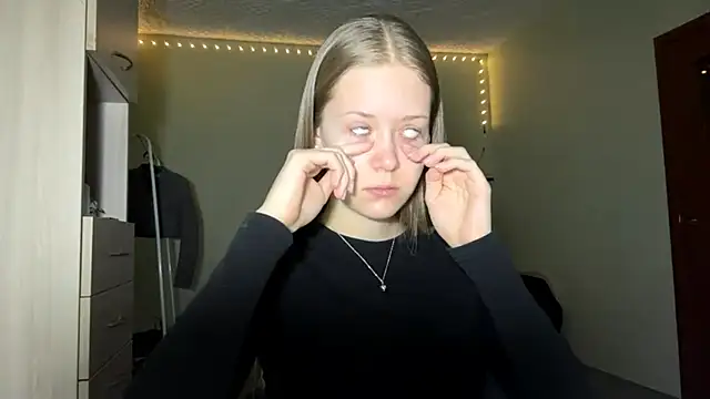 ZaidaSchwarten online show from 01/13/26, 06:08