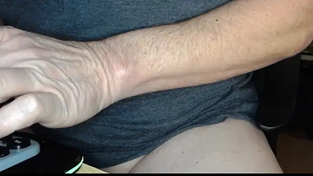 oldmann08 online show from 01/09/26, 08:43