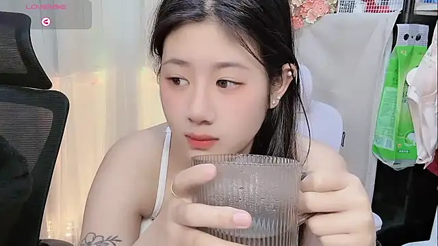 Yvonne-07 online show from 01/12/26, 08:14