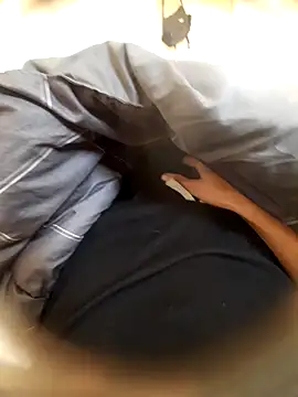 Snapshot of Shank599 chatting on 02/14/26, 06:43 Shank599 online show from 02/14/26, 06:43