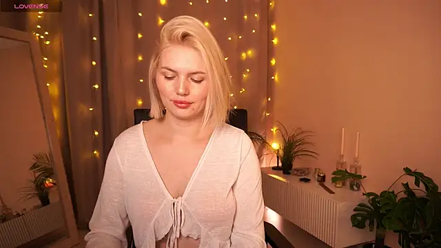 Snapshot of AmeliaWellss chatting on 12/16/25, 04:06 AmeliaWellss online show from 12/16/25, 04:06