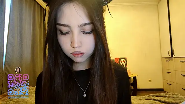 Qwami Amie online show from 02/10/26, 09:02