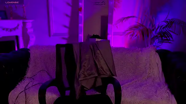 Lindsi Luvviv online show from 04/15/26, 08:09