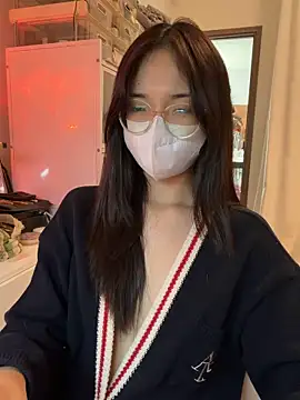 mimichannn99 online show from 04/05/26, 09:28