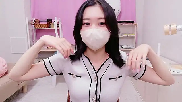 Ms-KARINA online show from 05/05/26, 10:34
