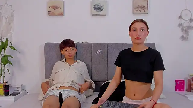 tefi meow  online show from 12/22/25, 03:20