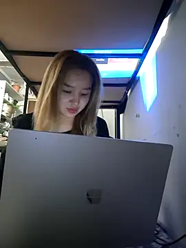 SherrylShaw online show from 12/22/25, 05:21