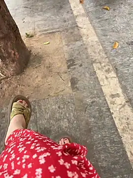 qwe522522 online show from 04/16/26, 07:09